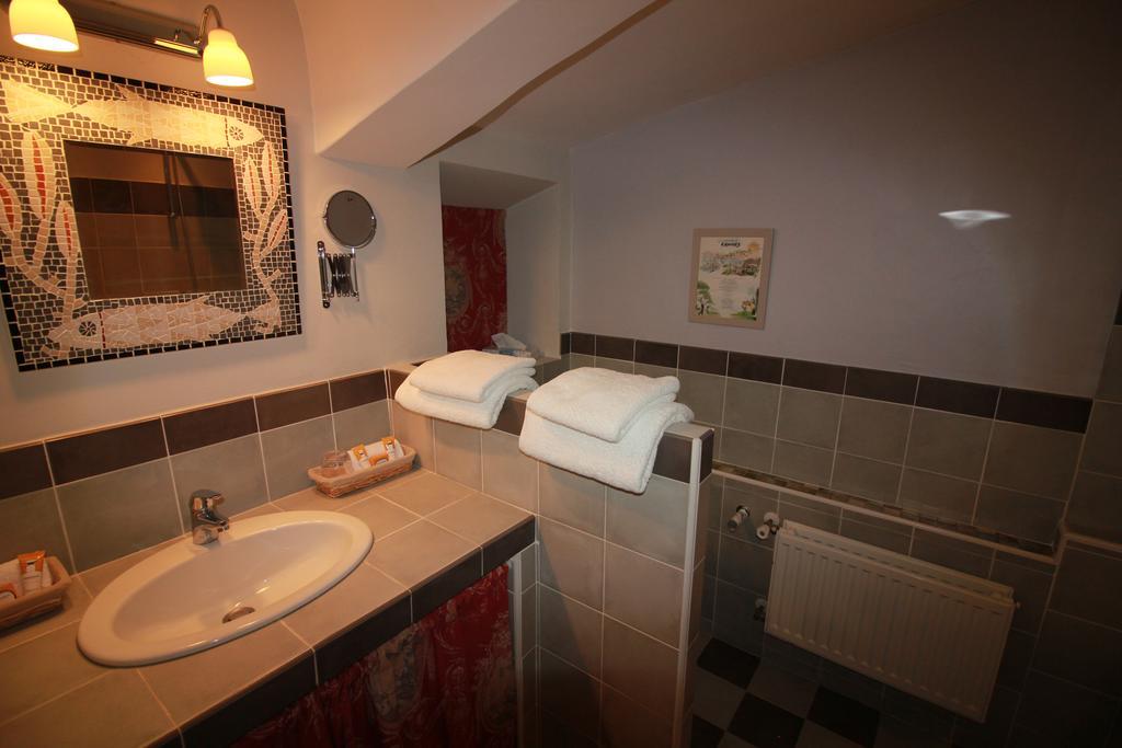Le Clos Des Canebiers Bed & Breakfast Grasse Exterior photo